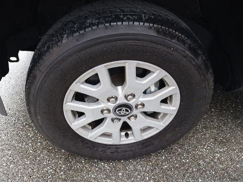 Used 2024 Toyota Tacoma SR5 RWD image 4