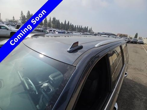 Used 2021 Chevrolet Suburban High Country image 8