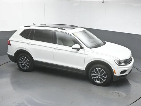 Used 2020 Volkswagen Tiguan SE FWD image 43