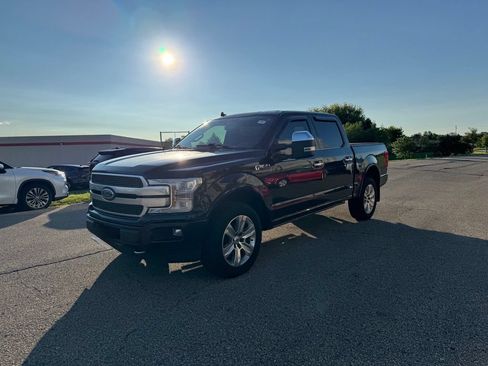 Used 2018 Ford F150 Platinum w/ Equipment Group 701A Luxury AWD/4WD image 11