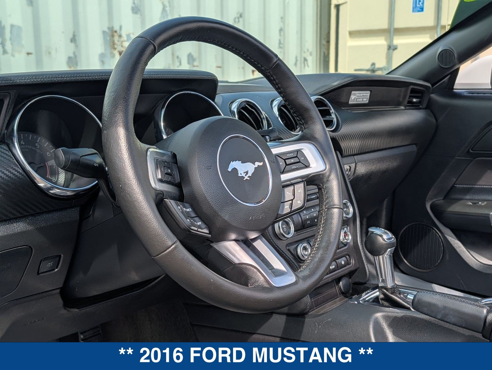 Used 2016 Ford Mustang Convertible RWD image 18