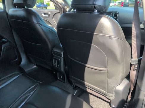 Used 2018 Jeep Compass Latitude w/ Cold Weather Group AWD/4WD image 37