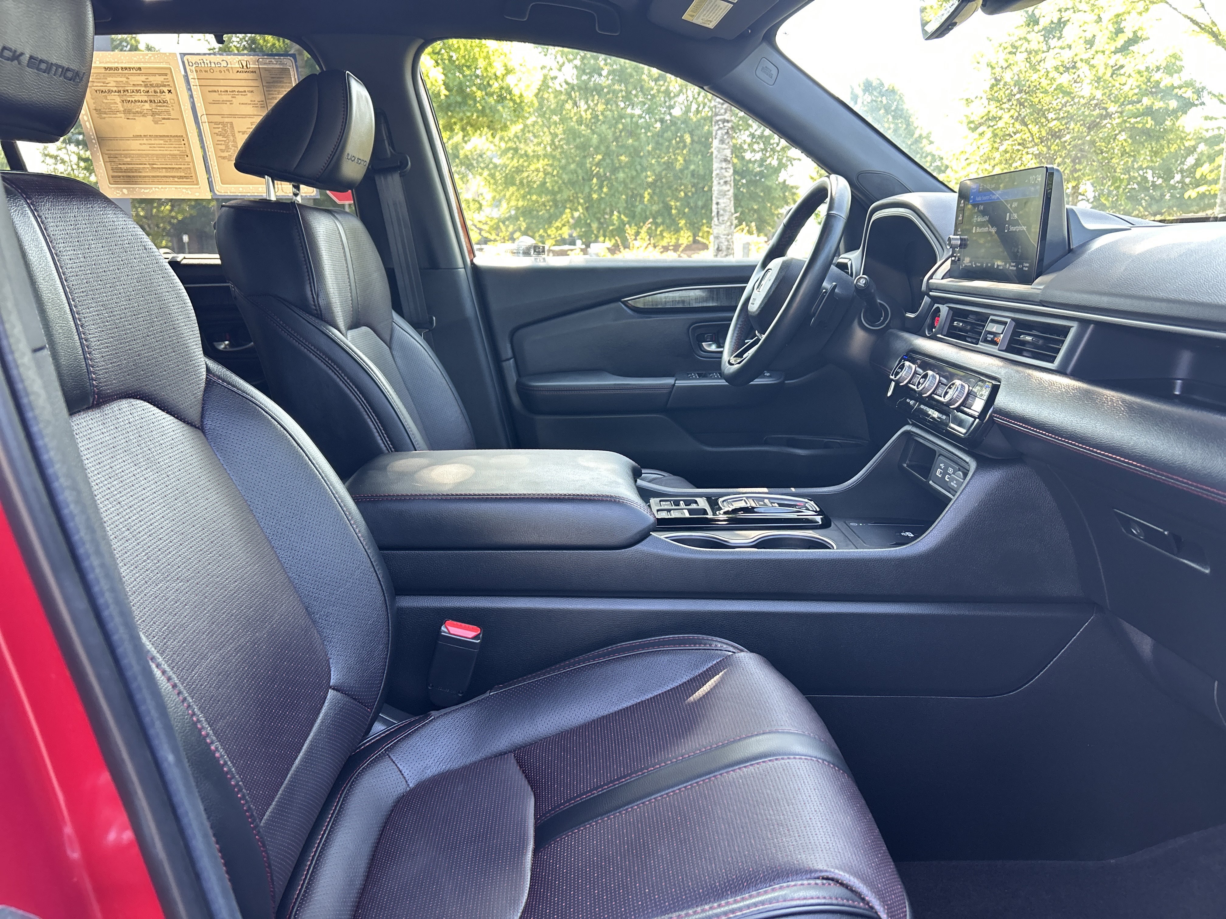 Certified 2025 Honda Pilot Black Edition image 31