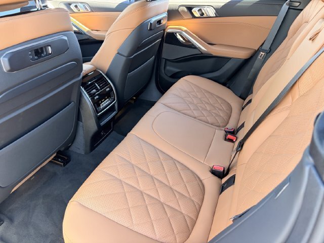 New 2027 BMW X6 xDrive40i w/ Climate Comfort Package AWD/4WD image 16