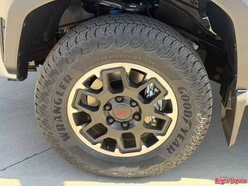 New 2026 Toyota Tacoma TRD Off-Road AWD/4WD image 11