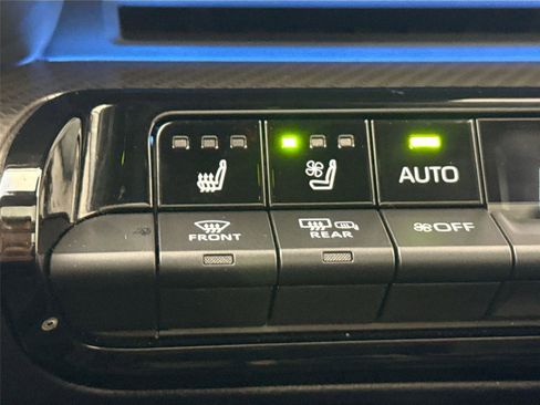 Certified 2024 Toyota Prius Limited image 8