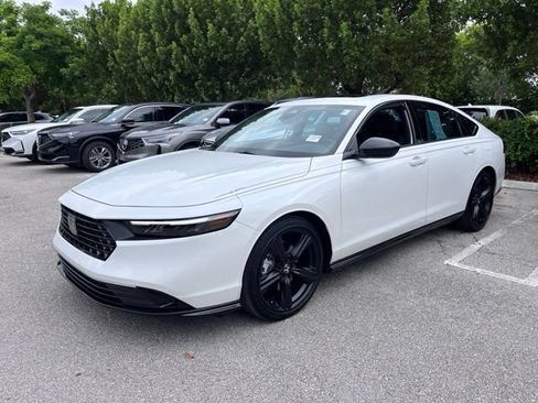 Used 2025 Honda Accord Sport image 9