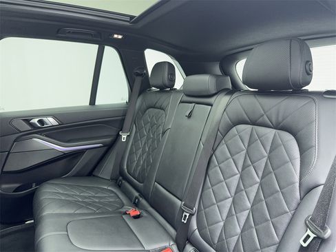 Used 2023 BMW X5 xDrive40i w/ M Sport Package image 41