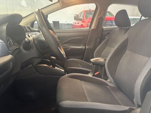 Used 2025 Nissan Versa SV FWD image 29