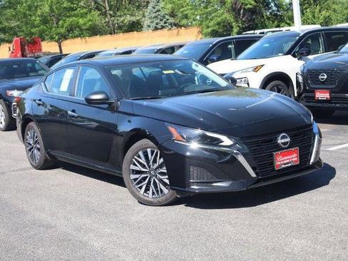 Certified 2025 Nissan Altima 2.5 SV image 2