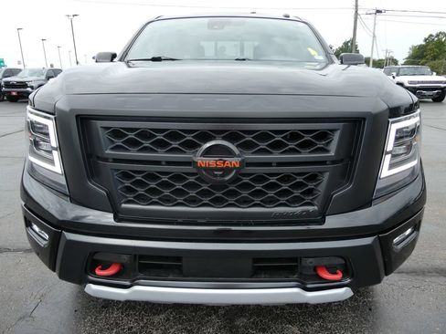 Used 2021 Nissan Titan PRO-4X w/ Pro-4x Convenience Package AWD/4WD image 10