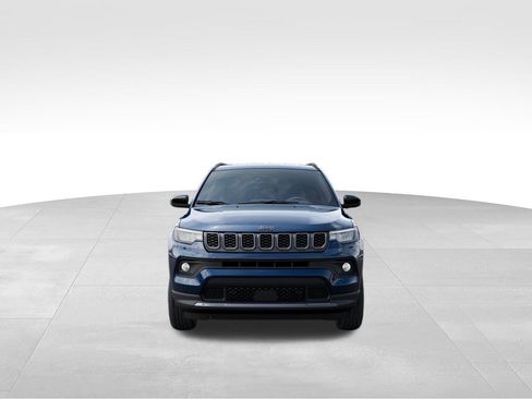 Used 2026 Jeep Compass Latitude AWD/4WD image 7