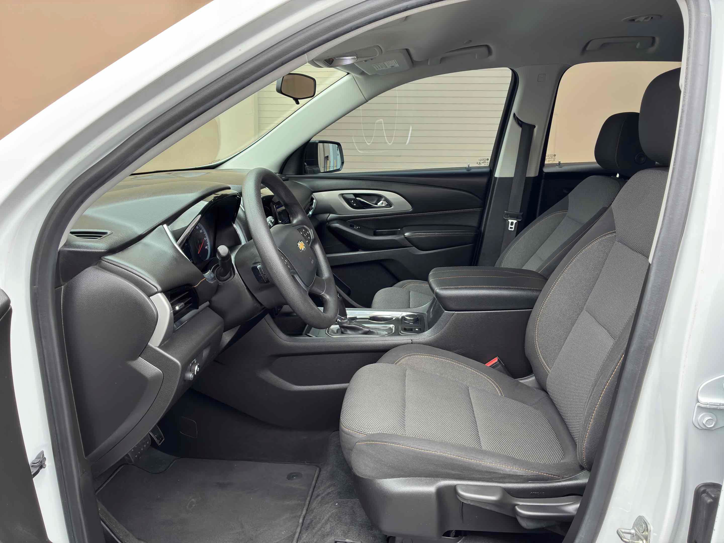 Used 2020 Chevrolet Traverse LS FWD image 35