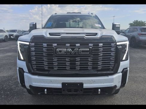 Used 2026 GMC Sierra 2500 Denali Ultimate AWD/4WD image 3