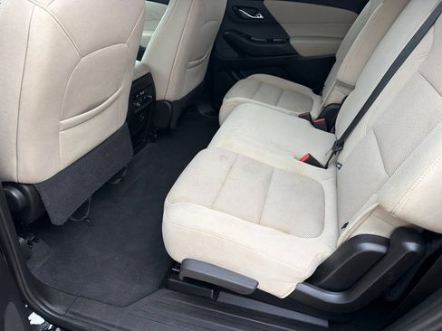 Used 2023 Chevrolet Traverse LS w/ Safety Package FWD image 8