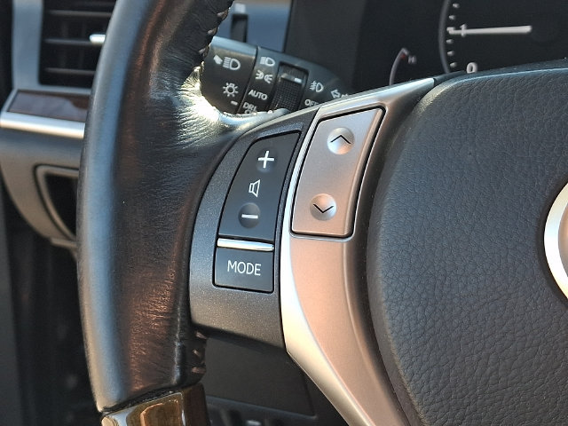 Used 2015 Lexus ES 350 w/ Luxury Package FWD image 7