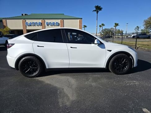Used 2021 Tesla Model Y Long Range image 4