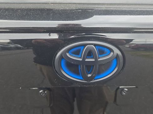 Used 2022 Toyota RAV4 XLE w/ Convenience Package image 6