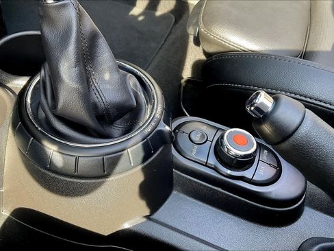 Used 2017 MINI Cooper S image 33