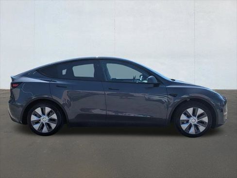 Used 2023 Tesla Model Y Long Range AWD/4WD image 6