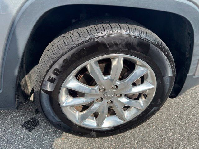 Used 2016 Jeep Cherokee Limited AWD/4WD image 10