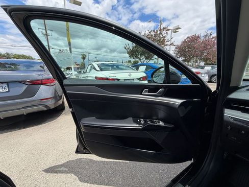 Used 2025 Kia K5 LXS FWD image 18