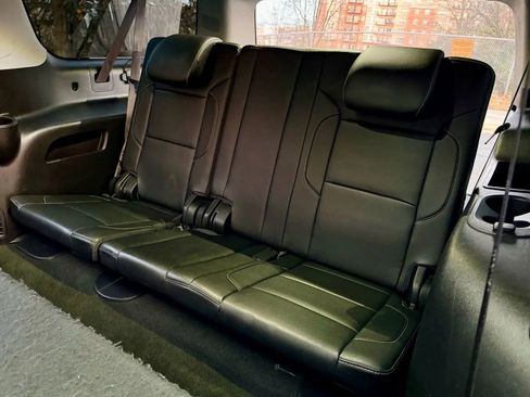 Used 2015 Chevrolet Suburban LT image 15