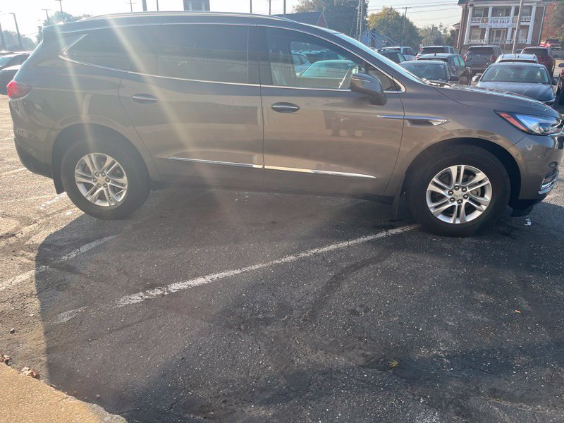 Used 2020 Buick Enclave Essence w/ Sound and Sites Package AWD/4WD image 4