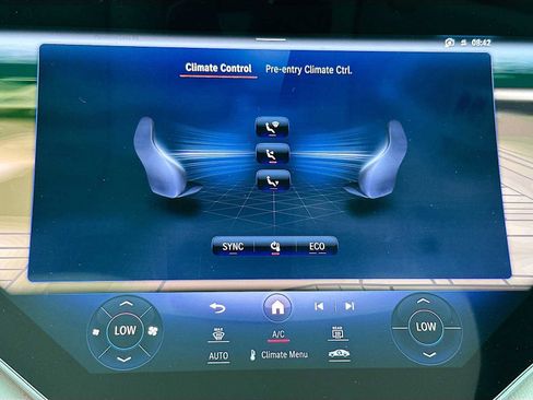 Used 2023 Mercedes-Benz EQS 580 4MATIC SUV image 16