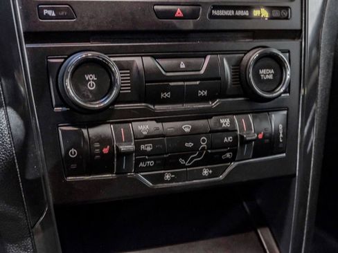 Used 2017 Ford Explorer XLT w/ Equipment Group 202A image 26