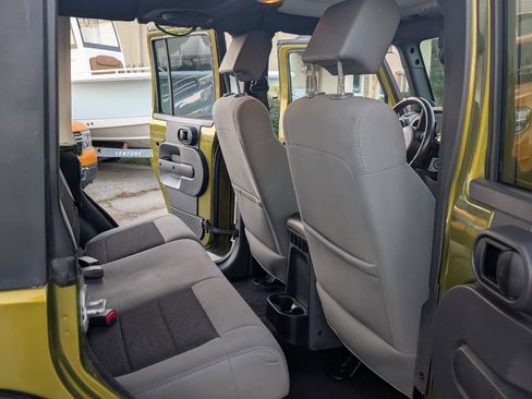 Used 2010 Jeep Wrangler Unlimited Sport image 9