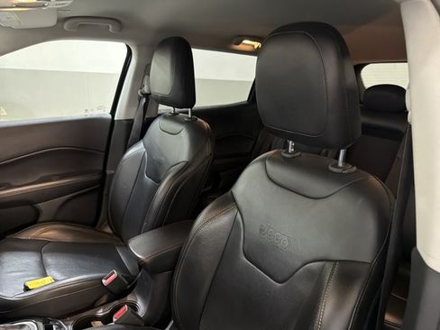 Used 2019 Jeep Compass Limited AWD/4WD image 5