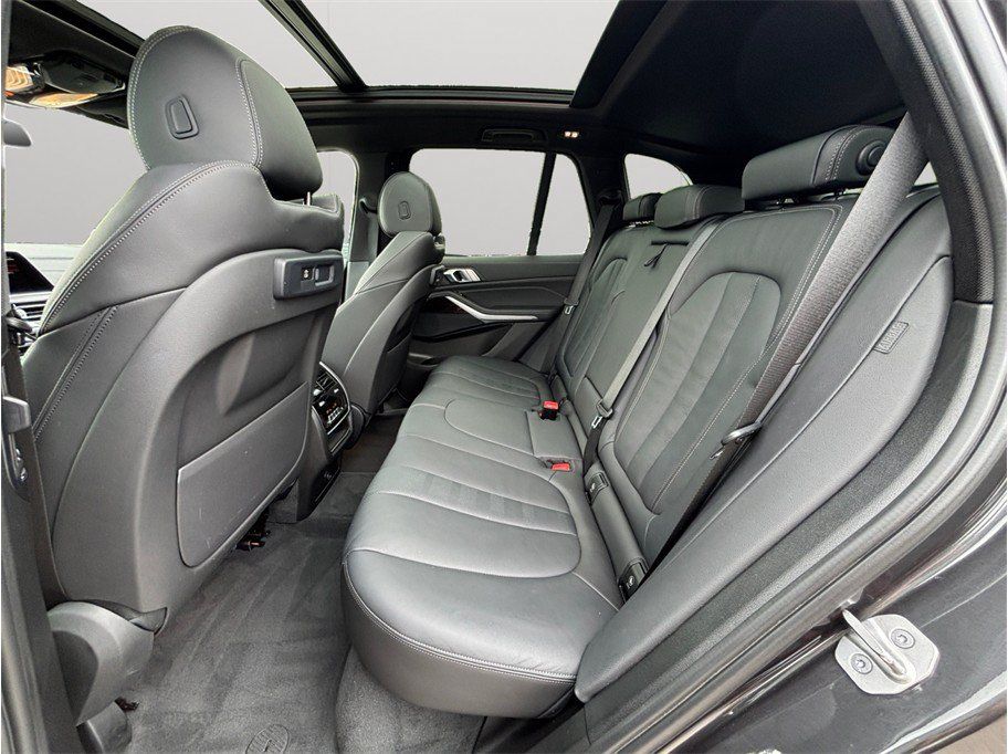 Used 2021 BMW X5 sDrive40i w/ Convenience Package RWD image 42