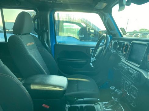 Used 2021 Jeep Gladiator Mojave AWD/4WD image 6