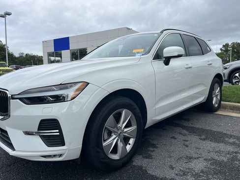 Certified 2022 Volvo XC60 B5 Momentum w/ Climate Package image 1