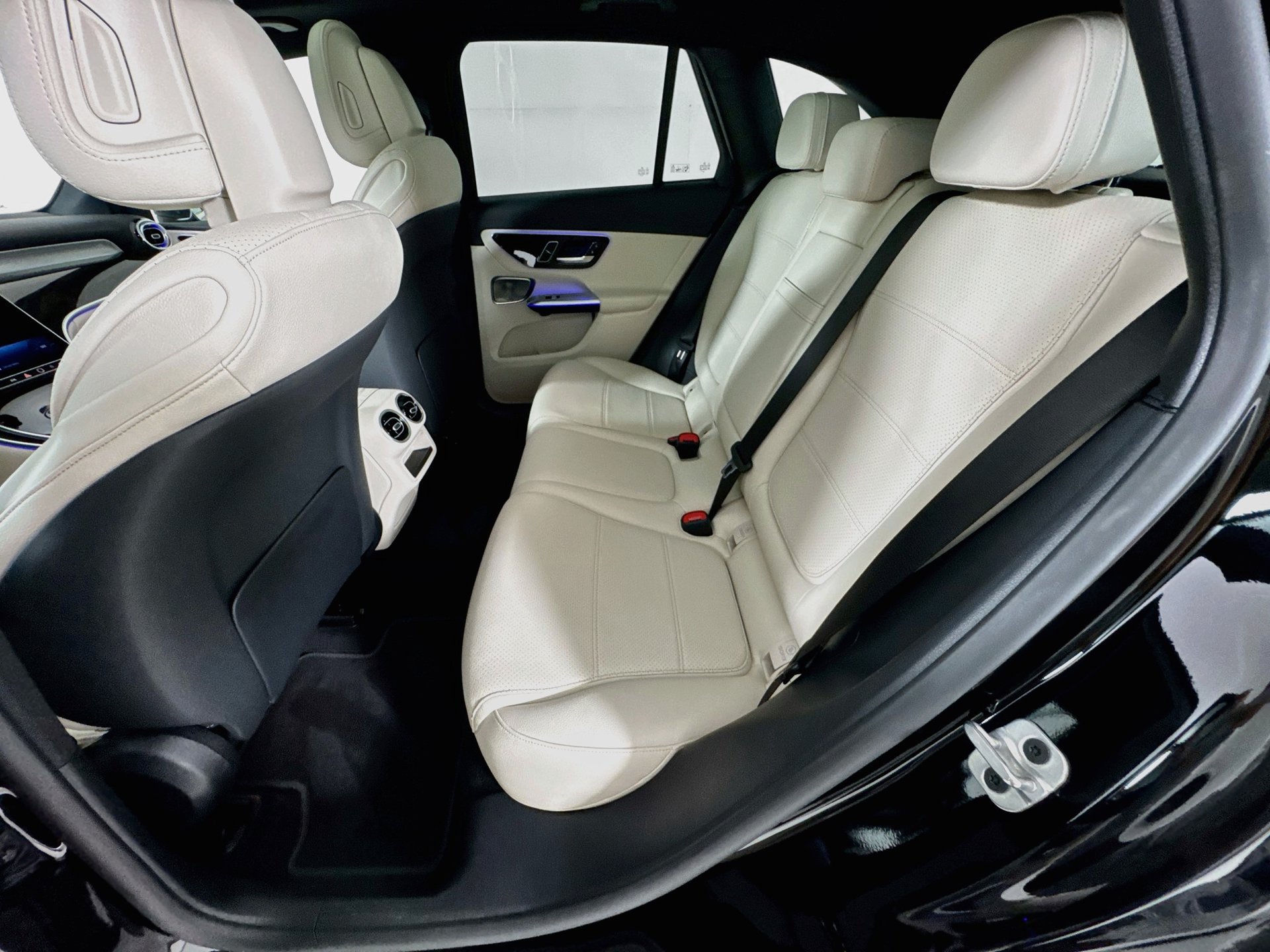 Certified 2026 Mercedes-Benz GLC 300 image 27