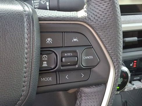 Used 2025 Toyota Tacoma Trailhunter image 23