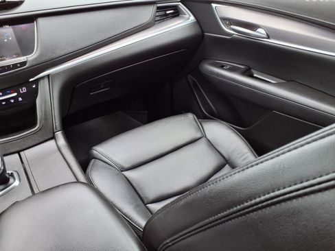 Certified 2018 Cadillac XT5 Luxury w/ Driver Awareness Package image 10