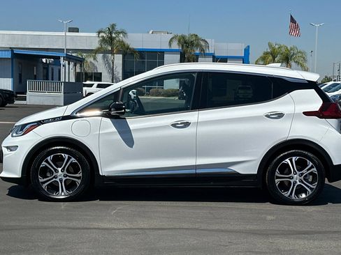 Used 2020 Chevrolet Bolt Premier w/ Infotainment Package FWD image 8