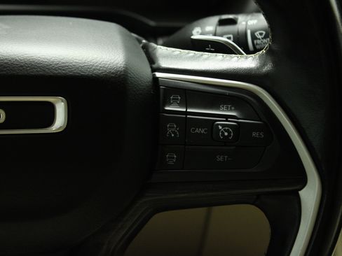 Used 2021 Jeep Grand Cherokee L Limited w/ Luxury Tech Group II image 25