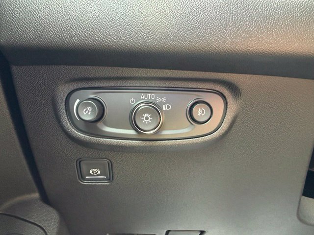 Used 2024 GMC Terrain SLT w/ LPO, Floor Liner Package AWD/4WD image 26