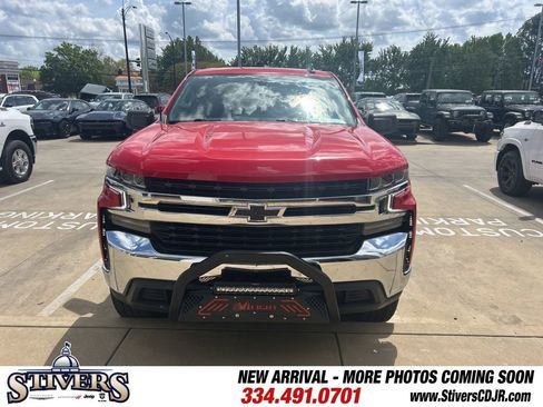 Used 2022 Chevrolet Silverado 1500 LT image 2