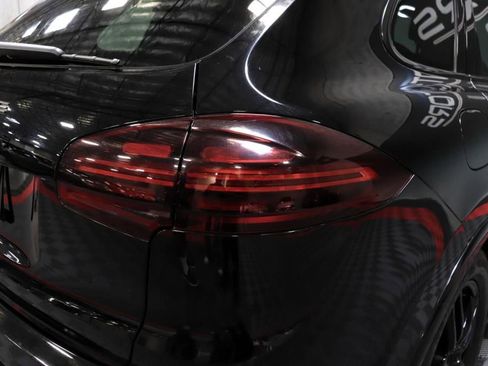 Used 2017 Porsche Cayenne GTS image 8