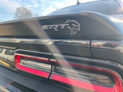 Used 2016 Dodge Challenger SRT Hellcat image 12