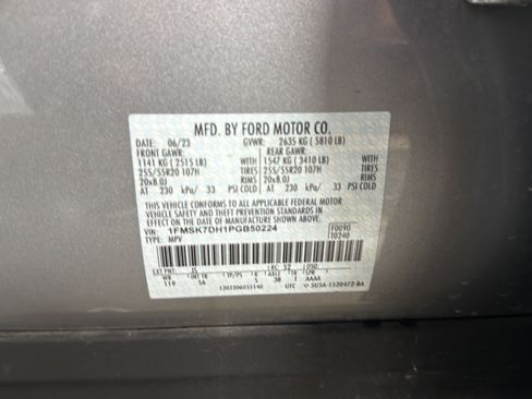 Used 2023 Ford Explorer XLT w/ Equipment Group 202A RWD image 31