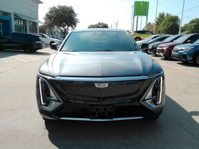 Used 2023 Cadillac Lyriq AWD image 3