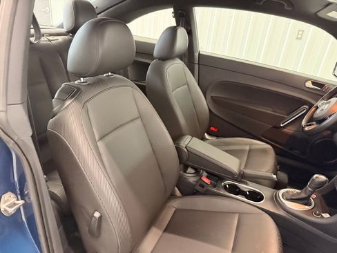 Used 2018 Volkswagen Beetle S image 14