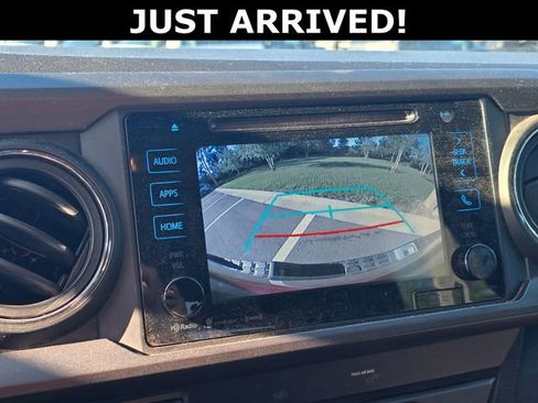 Used 2019 Toyota Tacoma TRD Sport image 19