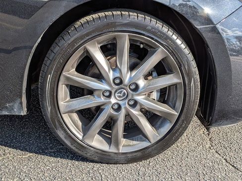 Used 2018 MAZDA MAZDA3 Touring FWD image 11