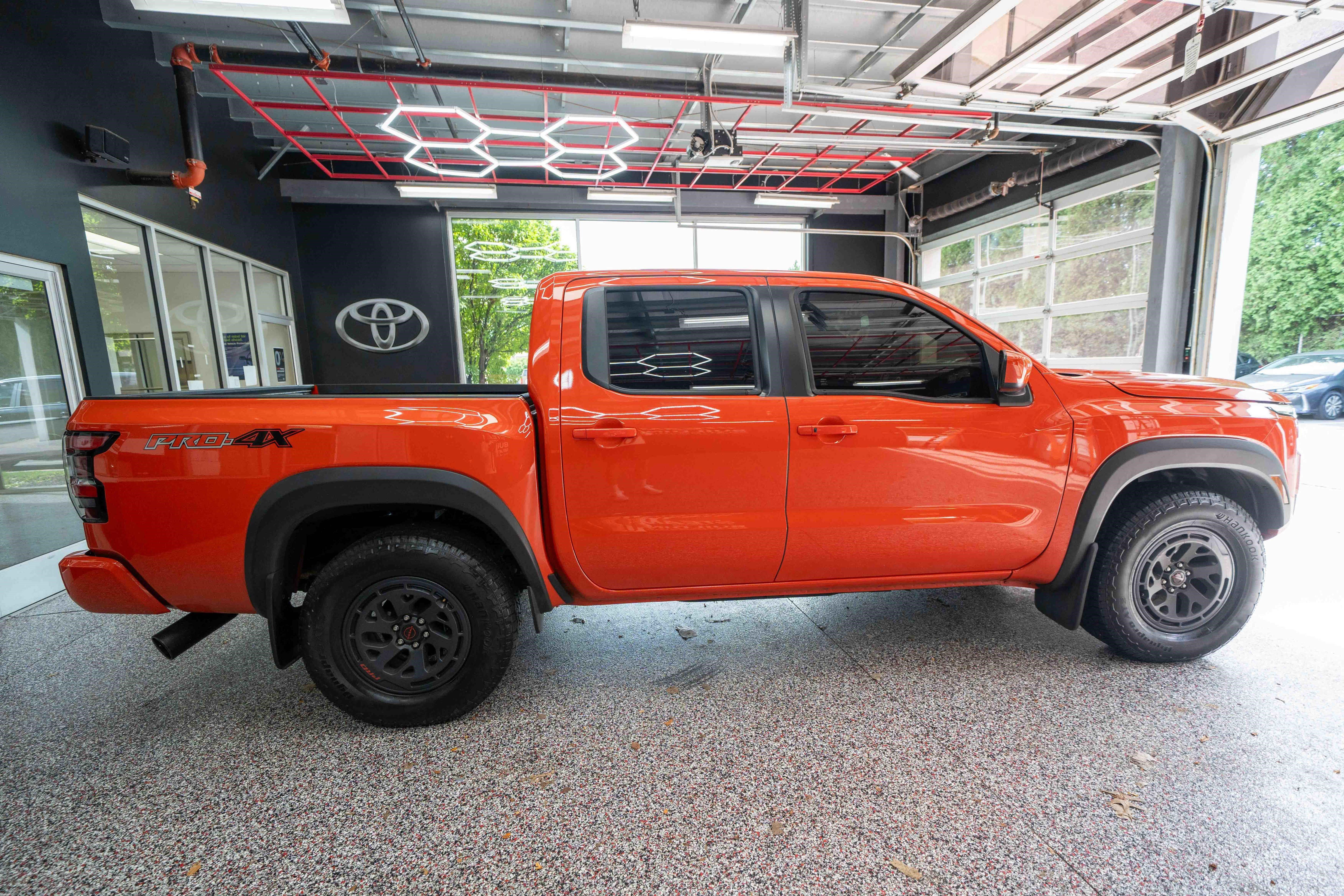 Used 2025 Nissan Frontier PRO-4X w/ Interior Protection Package AWD/4WD image 4